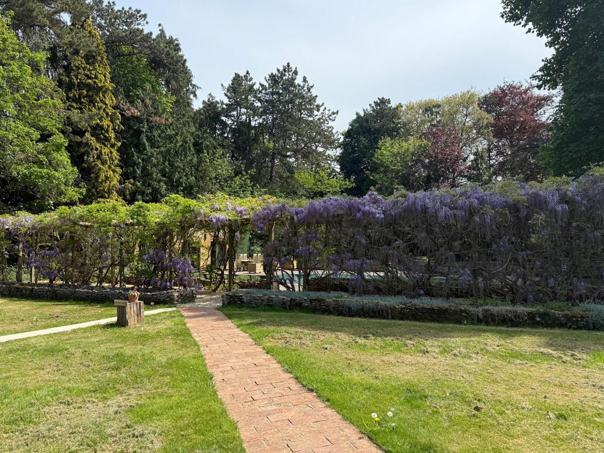 Апартаменты Granby Estate The Old Pool House Брадфорд на Аэвен Экстерьер фото